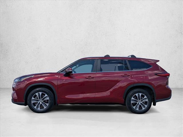Used 2023 Toyota Highlander XLE image 9
