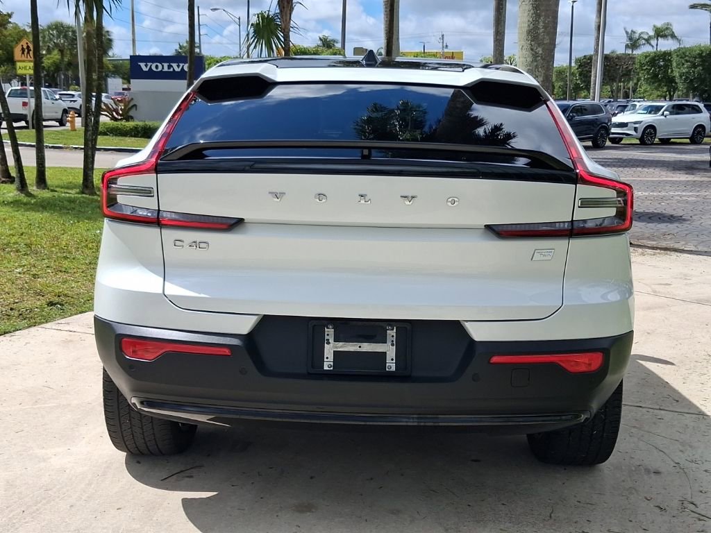 Used 2023 Volvo C40 P8 Recharge Plus image 5