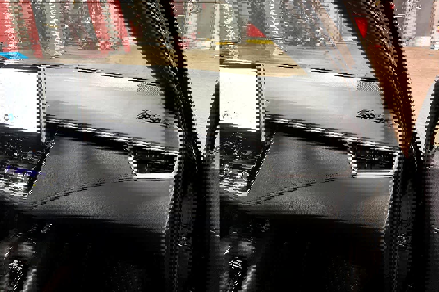 Certified 2025 Toyota Corolla SE image 17