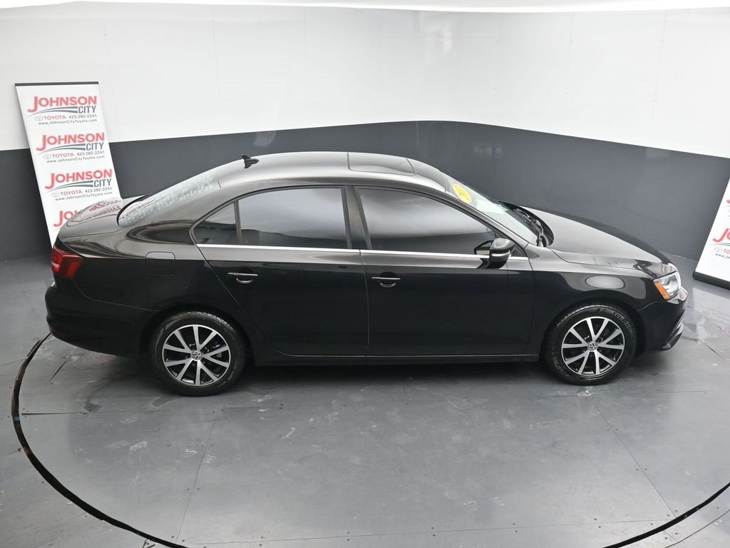 Used 2017 Volkswagen Jetta SE image 33