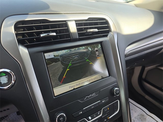 Used 2020 Ford Fusion SE image 24