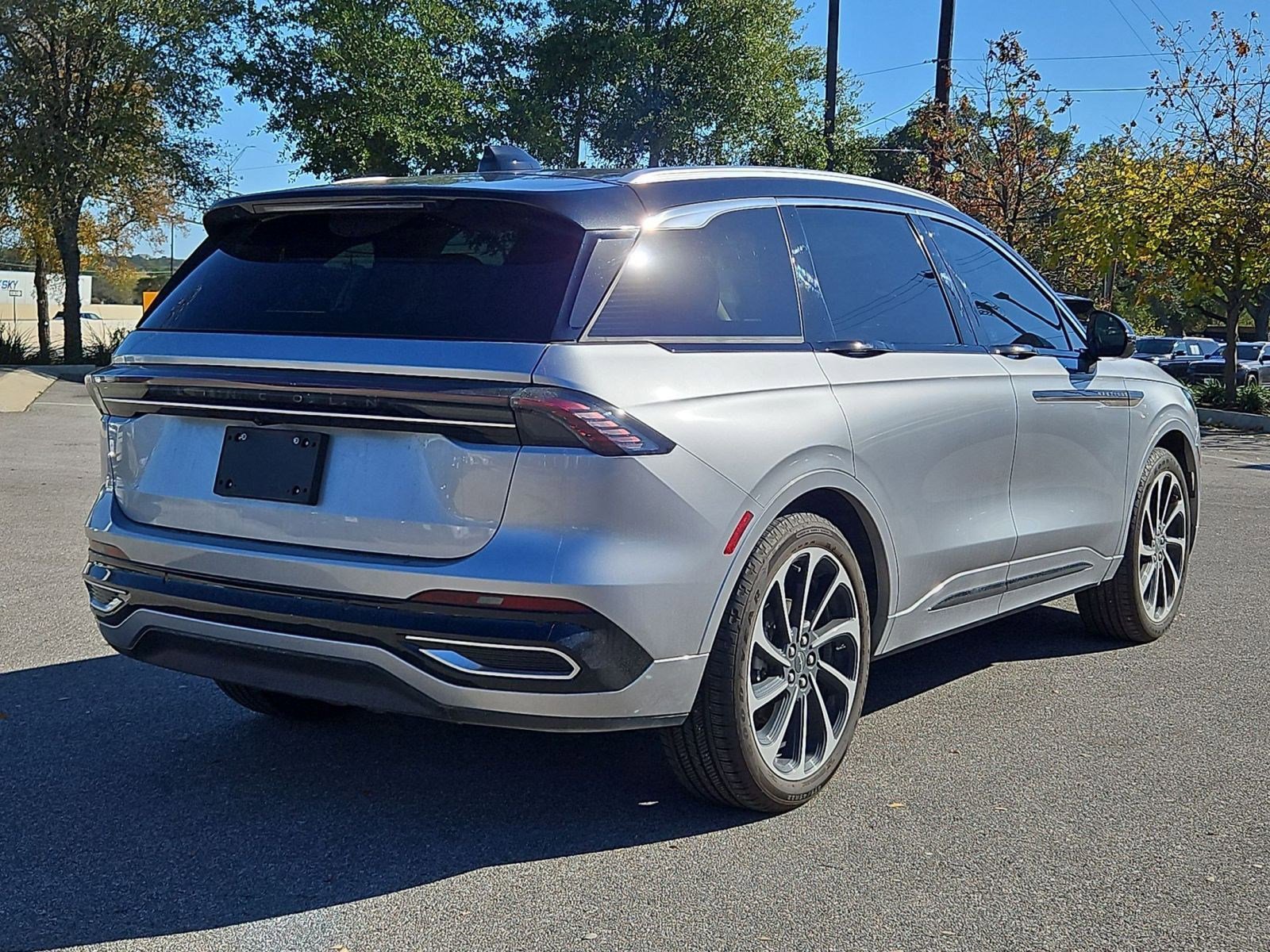 Used 2025 Lincoln Nautilus Black Label image 9