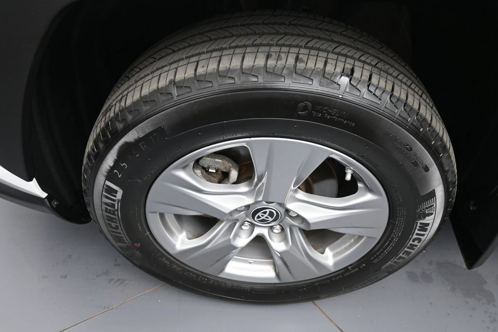 Certified 2024 Toyota RAV4 LE AWD/4WD image 14