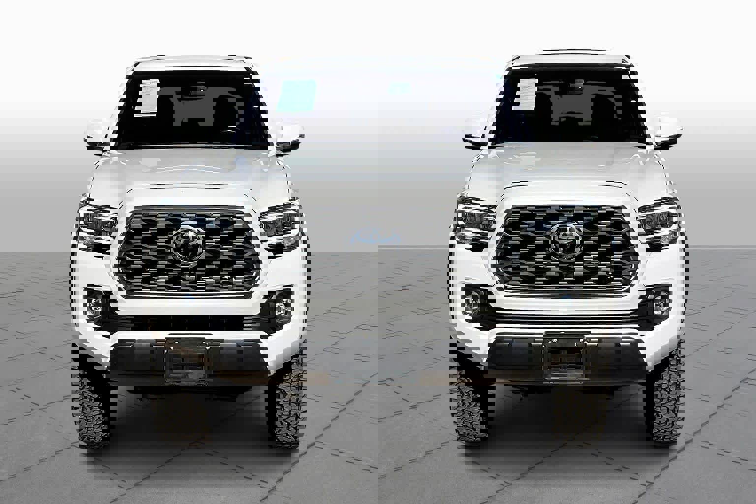 Used 2023 Toyota Tacoma TRD Off-Road image 3