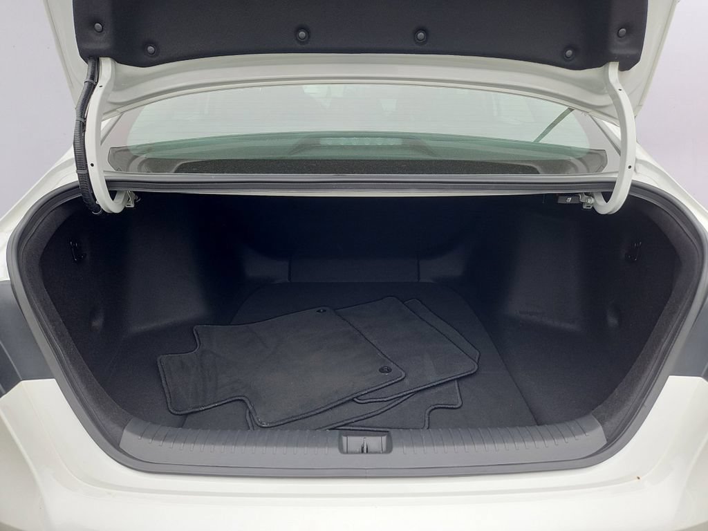 Used 2025 Honda Accord LX image 28