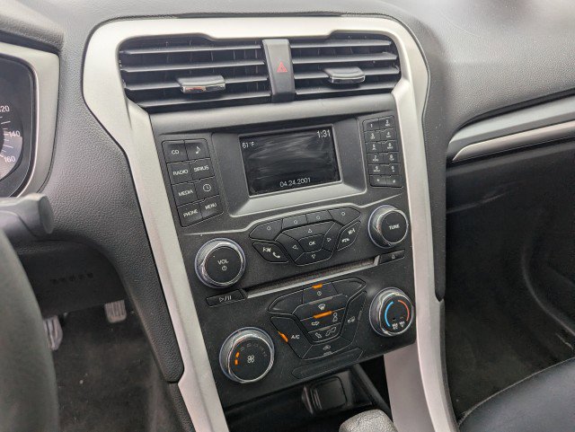 Used 2015 Ford Fusion SE image 17