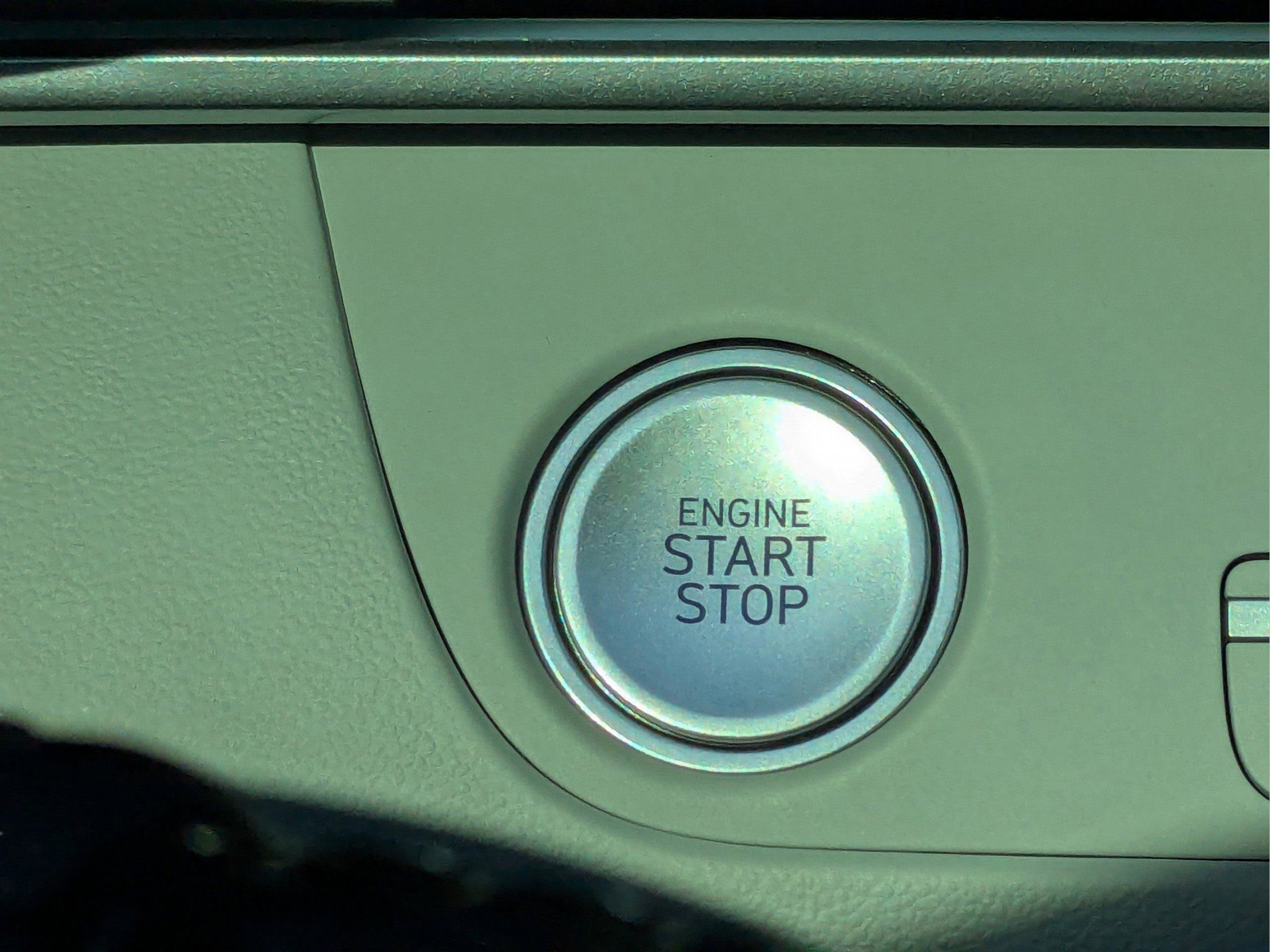 New 2025 Hyundai Elantra Limited image 31