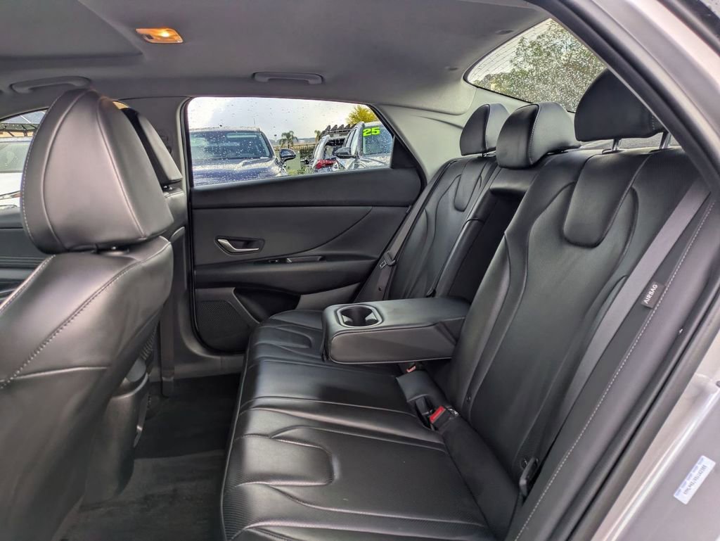 Certified 2025 Hyundai Elantra Limited image 27