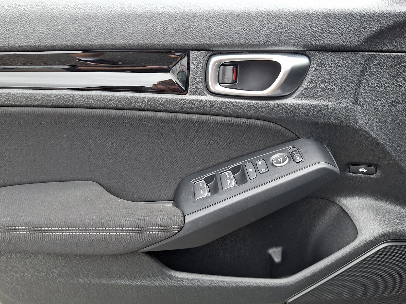 Certified 2024 Honda Civic EX image 12