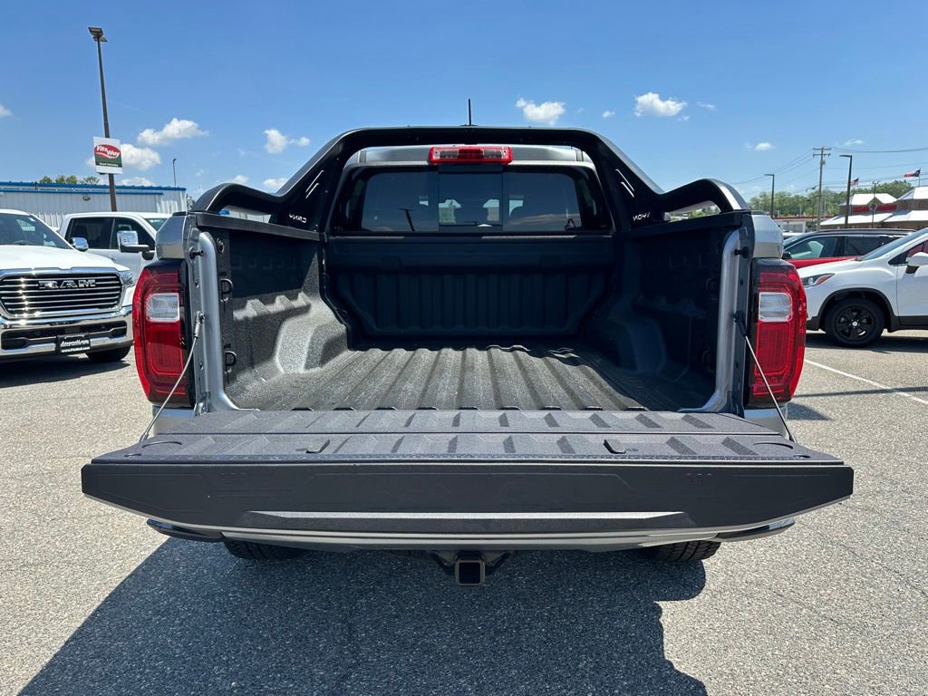 Certified 2025 GMC Canyon AT4 w/ Nightfall Edition AWD/4WD image 7
