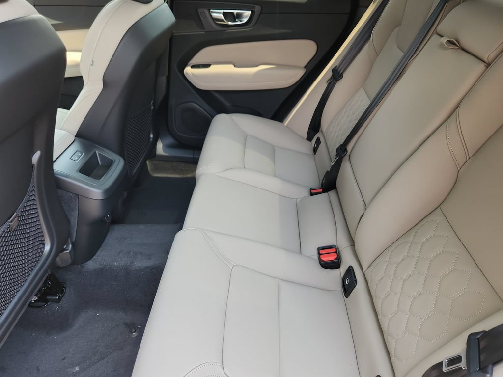 New 2026 Volvo XC60 B5 Plus w/ Protection Package Premier AWD/4WD image 19