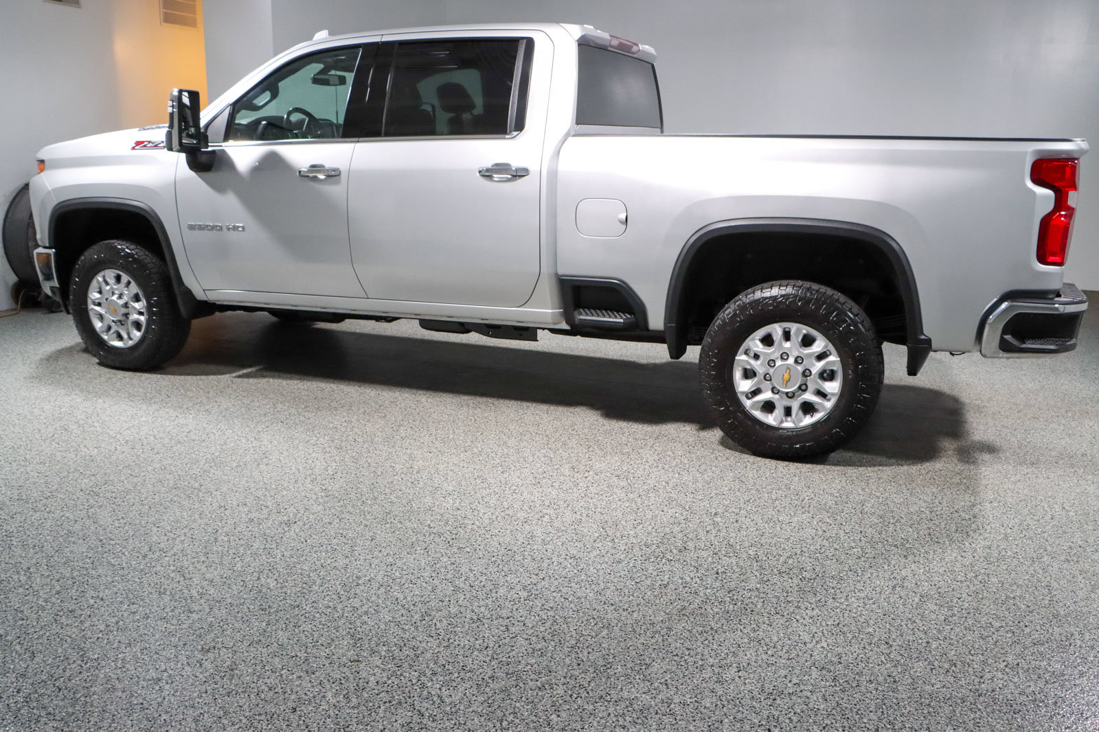 Used 2022 Chevrolet Silverado 2500 LTZ w/ Z71 Off-Road Package AWD/4WD image 10