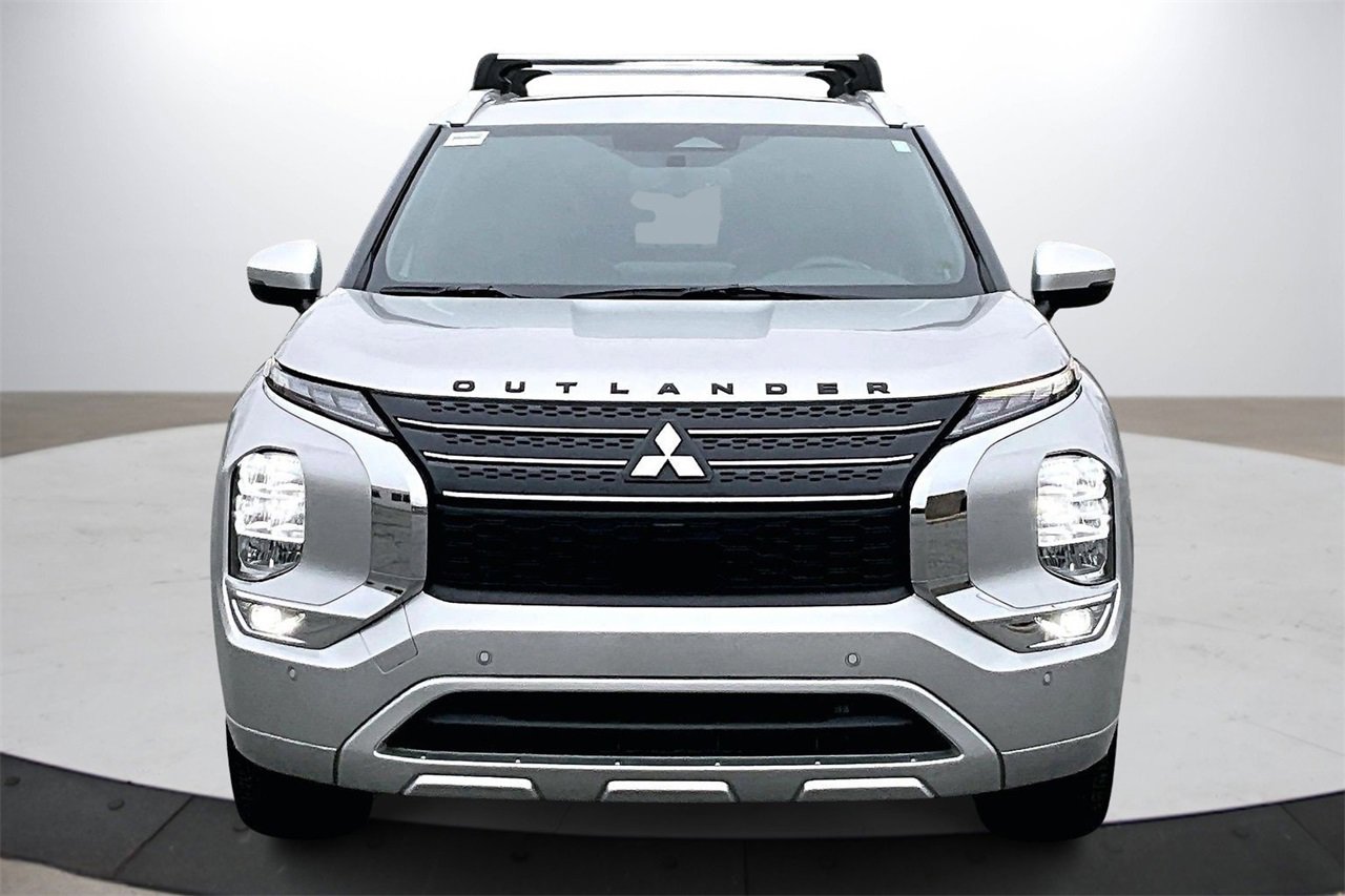 Used 2022 Mitsubishi Outlander SEL image 3