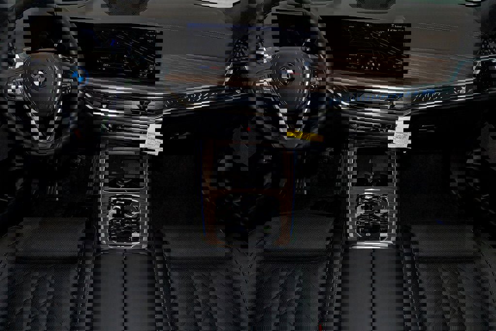 New 2026 BMW X5 xDrive50e w/ Premium Package image 38