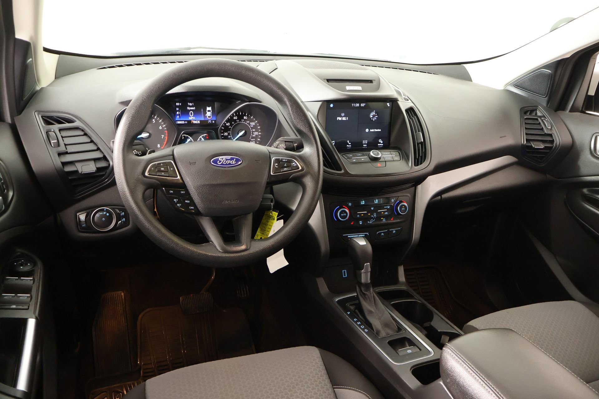 Used 2017 Ford Escape SE w/ Equipment Group 201A image 2