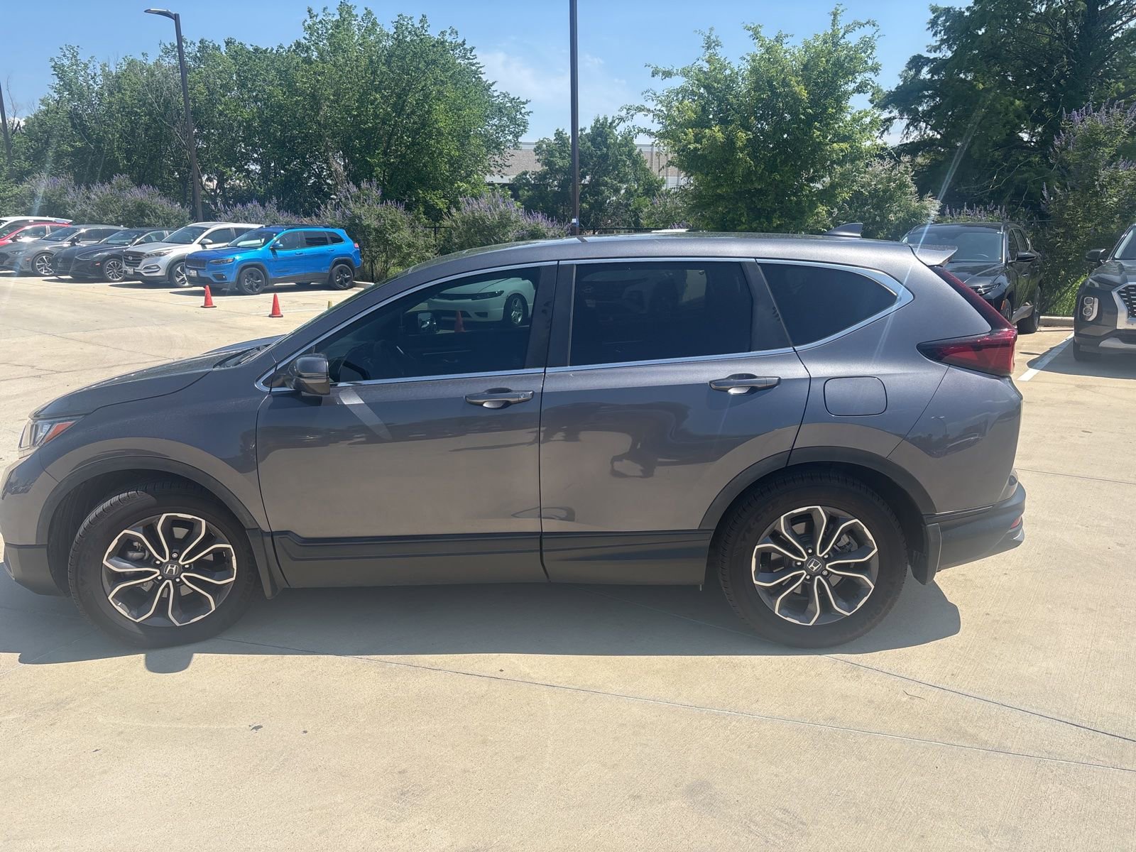 Used 2022 Honda CR-V EX image 2