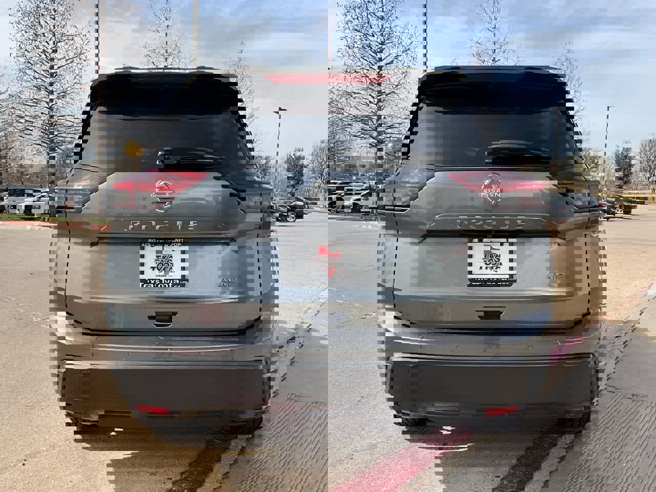 Used 2025 Nissan Rogue SV image 7