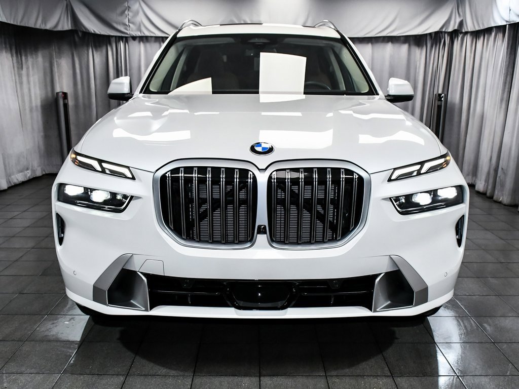Used 2026 BMW X7 xDrive40i image 2