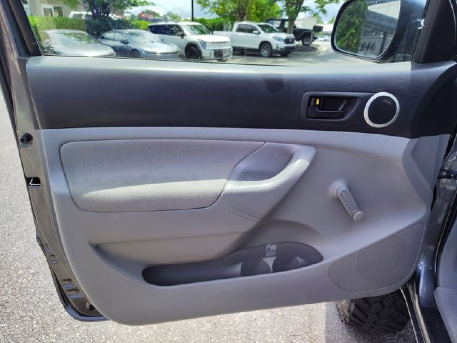 Used 2011 Toyota Tacoma 4x4 Regular Cab image 16