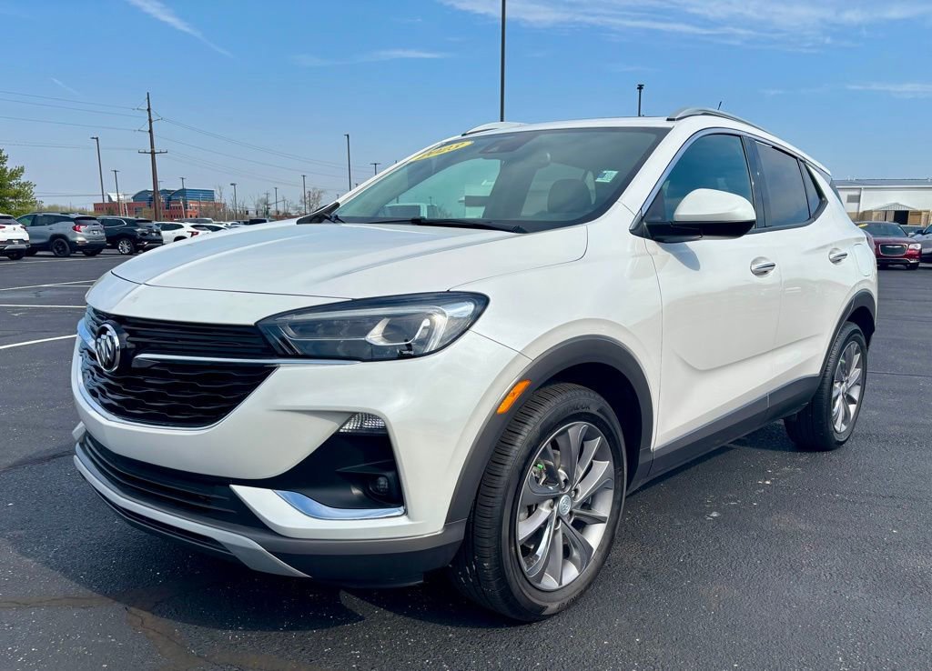 Used 2023 Buick Encore GX Essence w/ Experience Buick Package FWD image 3