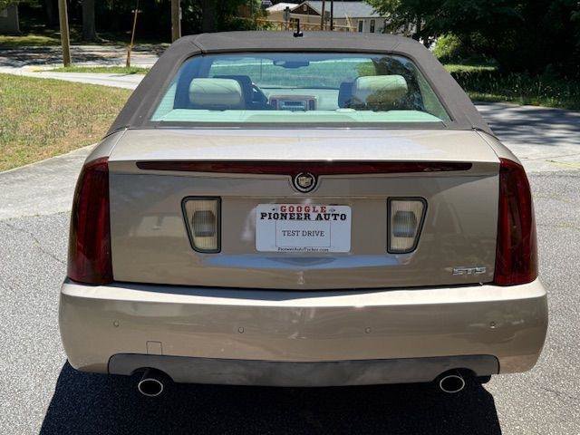 Used 2005 Cadillac STS w/ Preferred Equipment Group RWD image 25