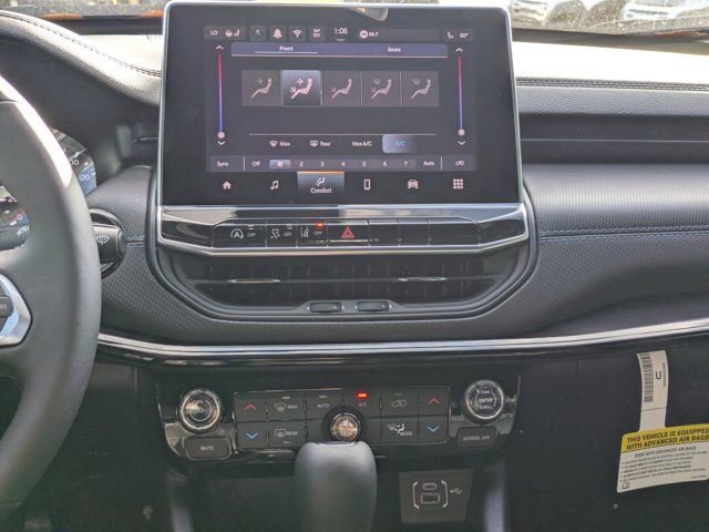 New 2026 Jeep Compass Latitude w/ Sun and Sound Group image 16