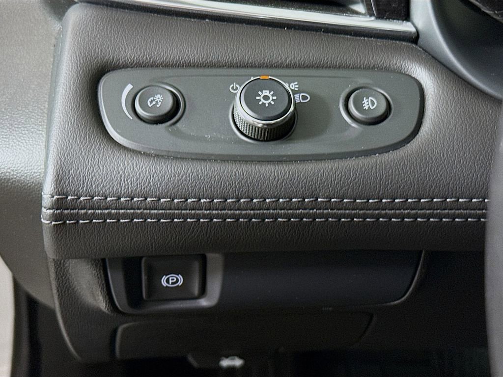 Used 2019 Buick LaCrosse Essence w/ Sun and Shade Package image 10