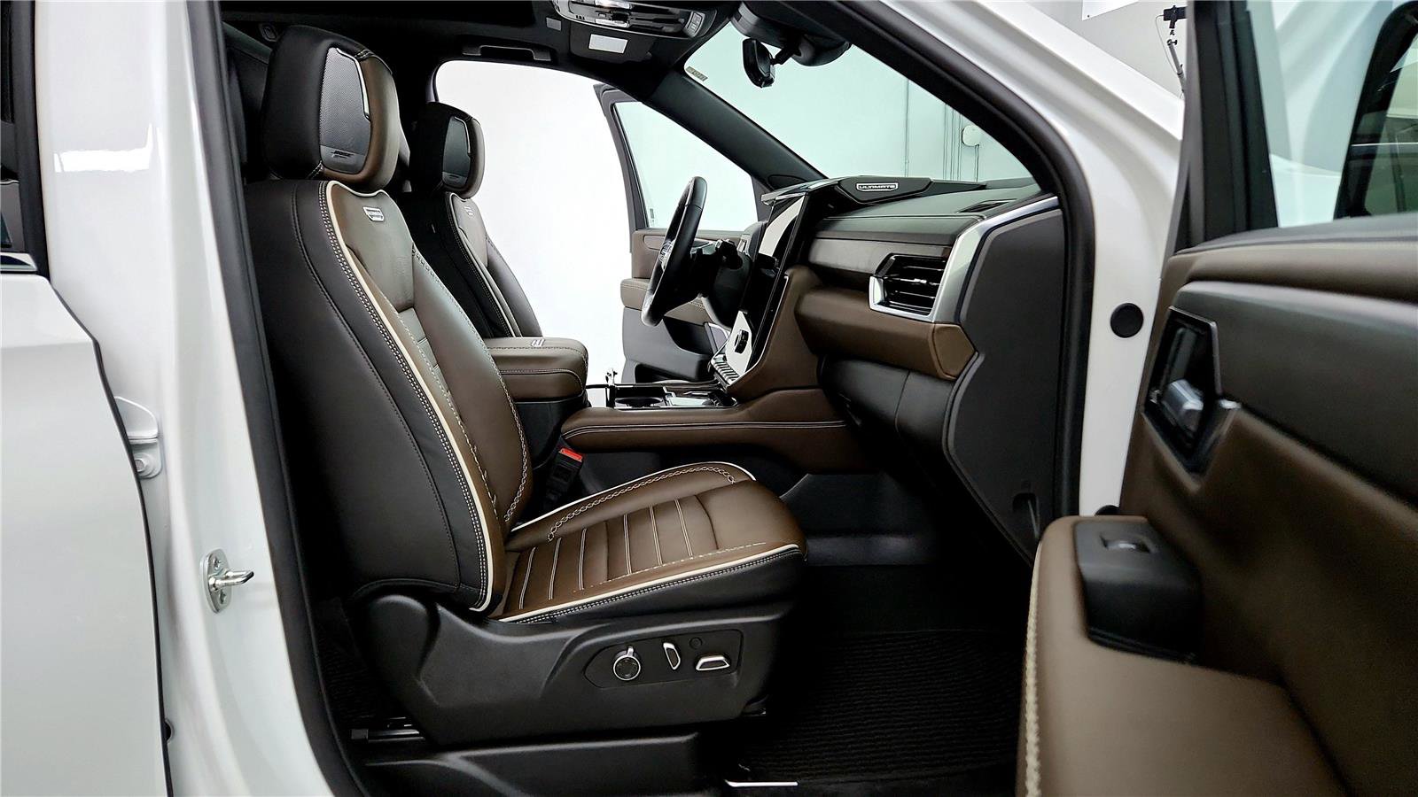 Used 2025 GMC Yukon Denali Ultimate image 14