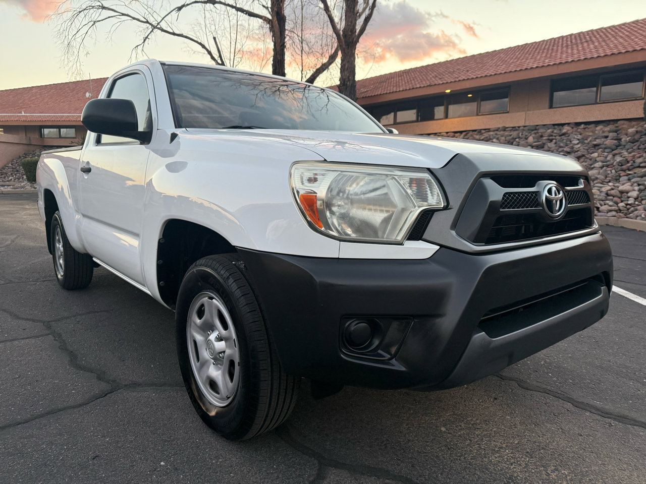 Used 2014 Toyota Tacoma 2WD Regular Cab image 1