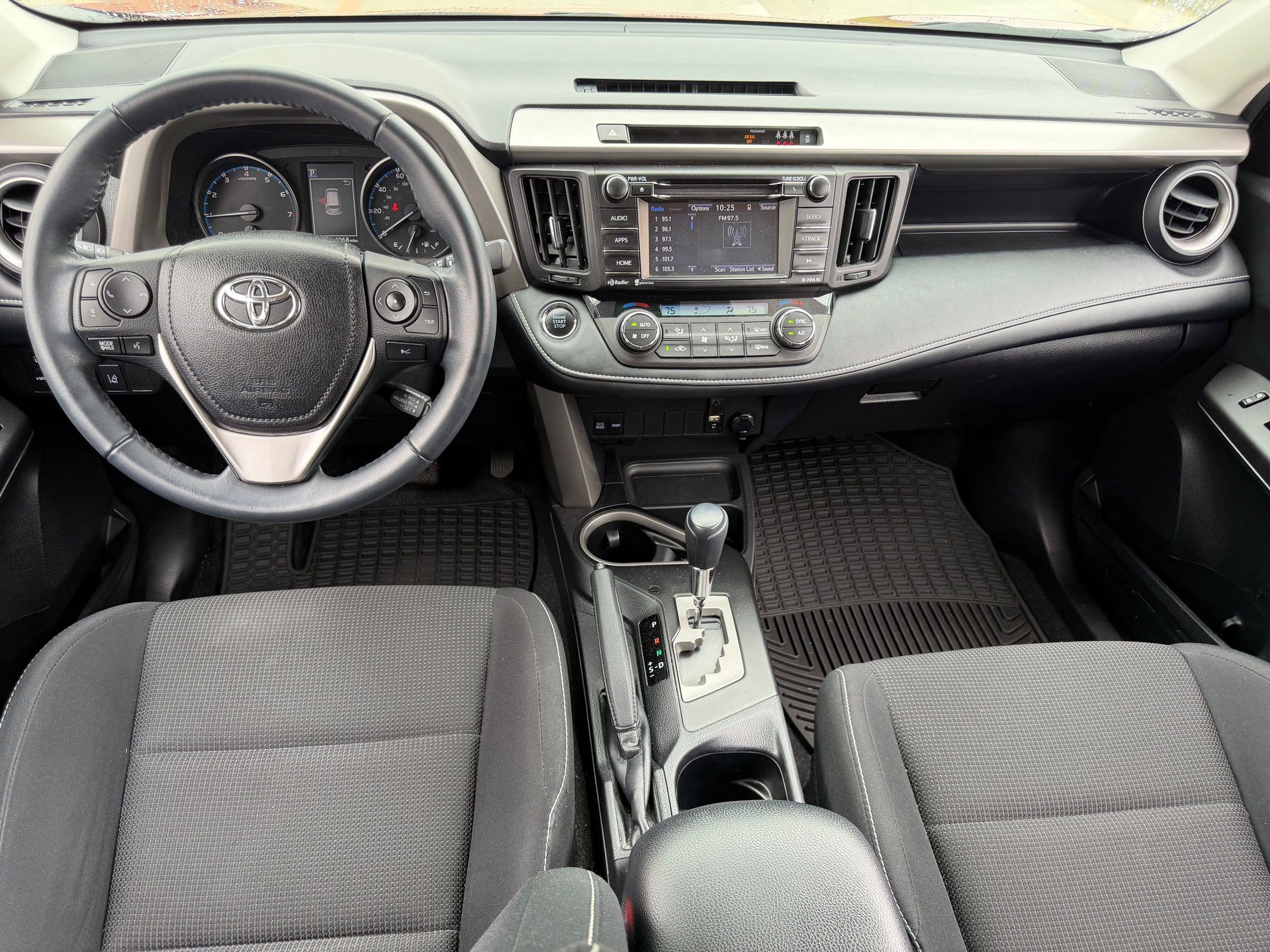 Used 2018 Toyota RAV4 XLE w/ Plus Extra Value Package image 27