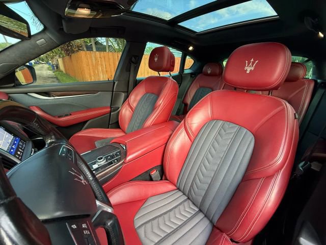 Used 2018 Maserati Levante GranLusso image 15