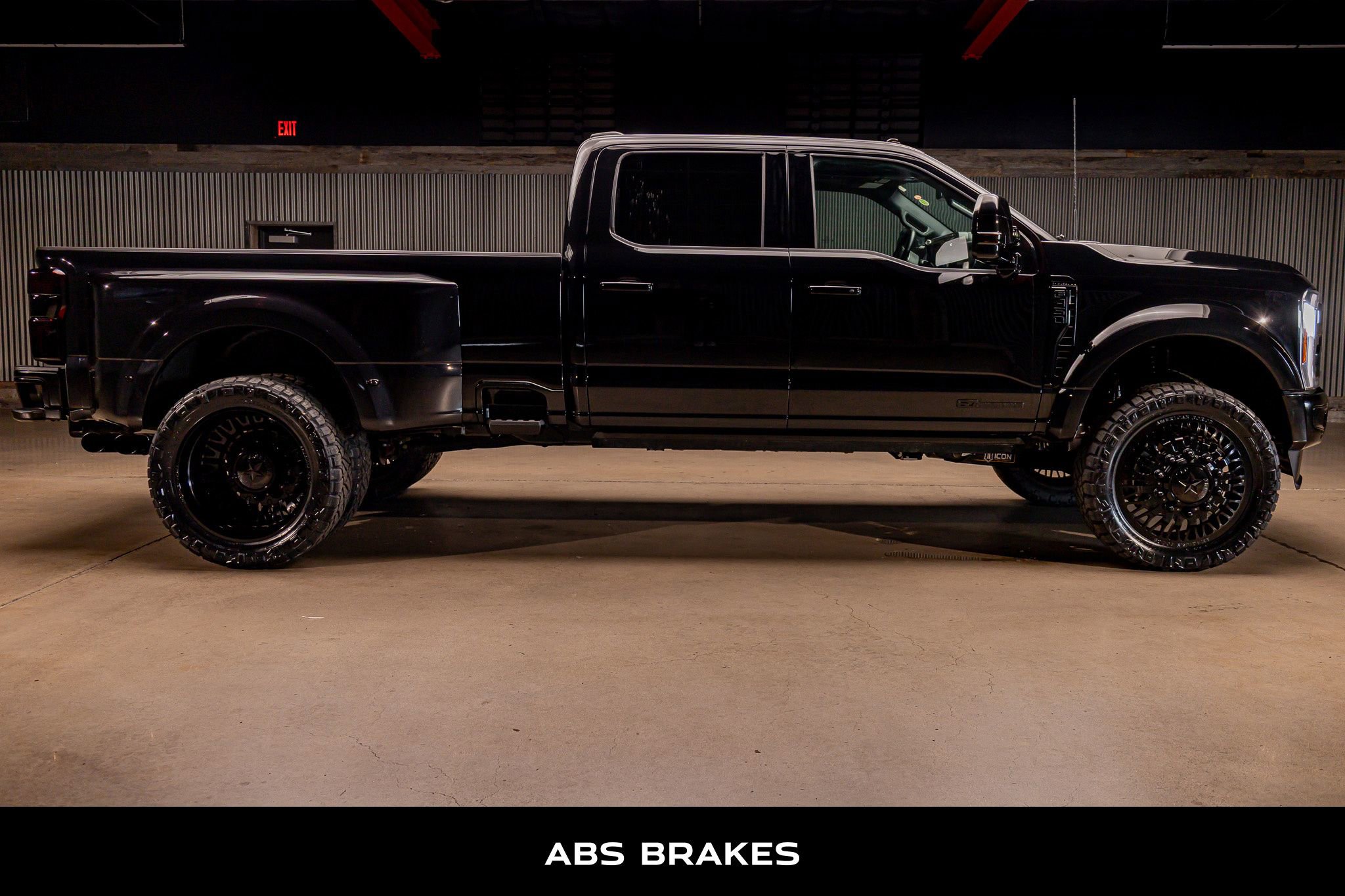 Used 2025 Ford F450 Platinum w/ FX4 Off-Road Package image 11