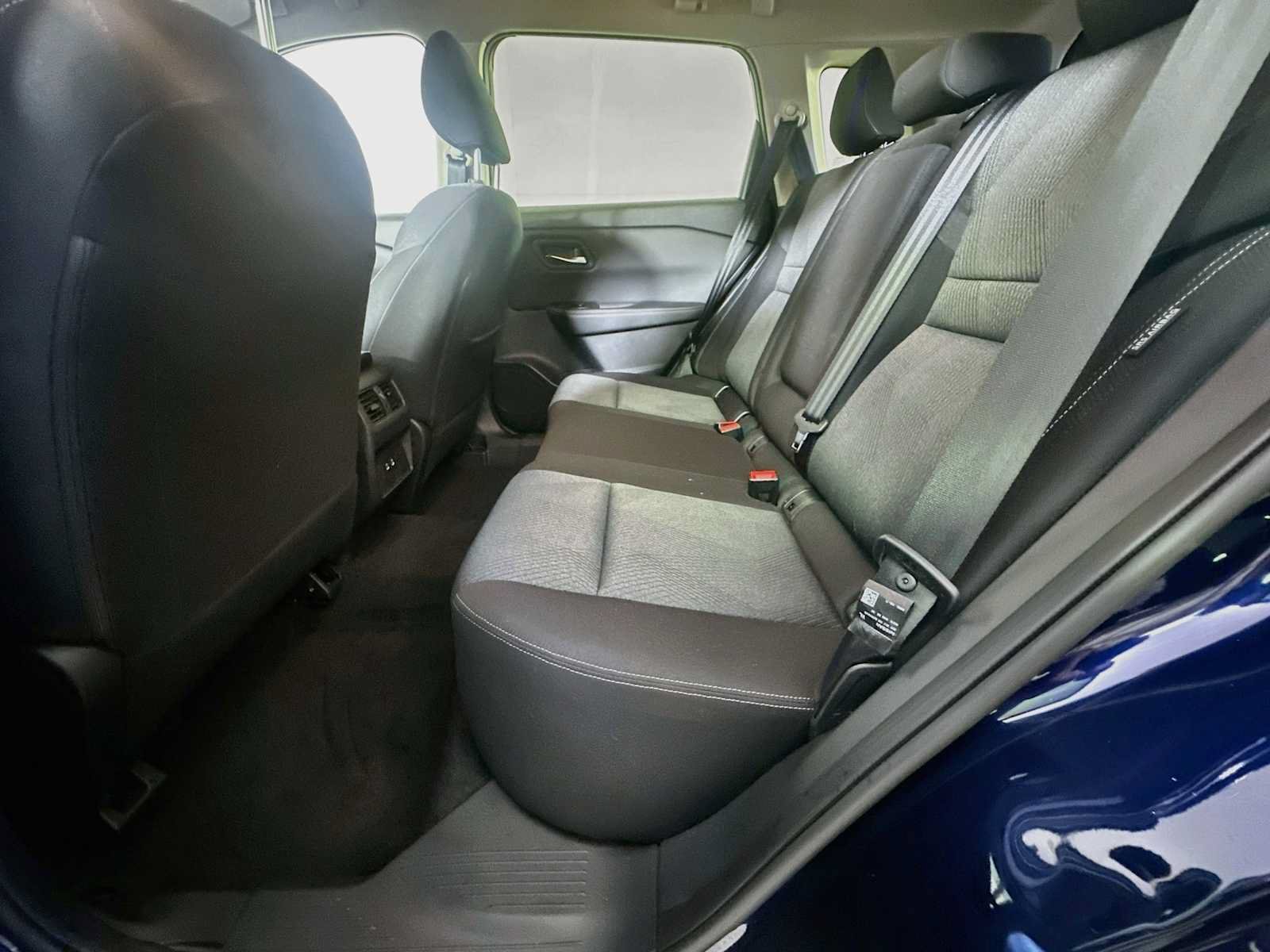 Used 2024 Nissan Rogue SV AWD/4WD image 21