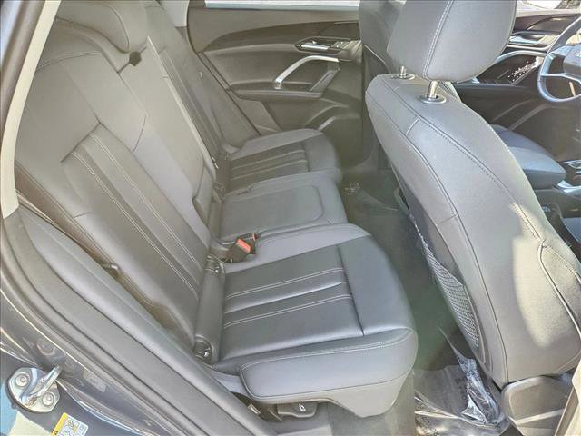 Used 2025 Audi Q5 Premium w/ Convenience Package image 17