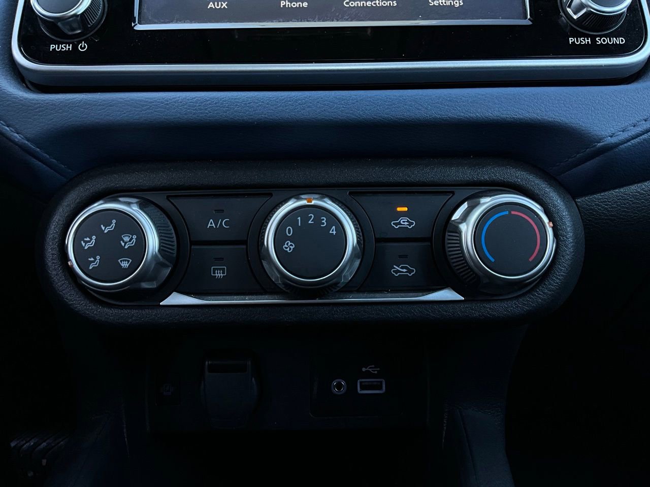 Used 2025 Nissan Versa SV image 24