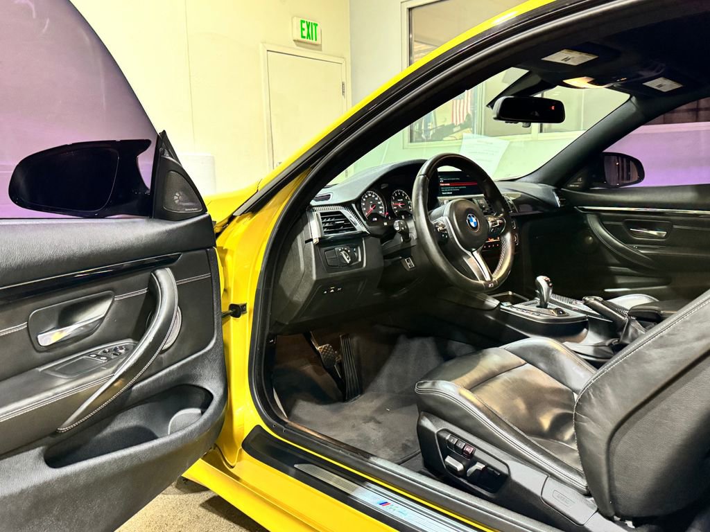 Used 2018 BMW M4 Coupe w/ Competition Package image 23