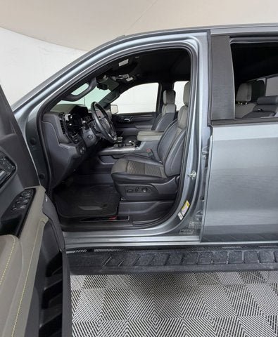 Used 2023 Chevrolet Silverado 1500 ZR2 w/ Technology Package AWD/4WD image 8