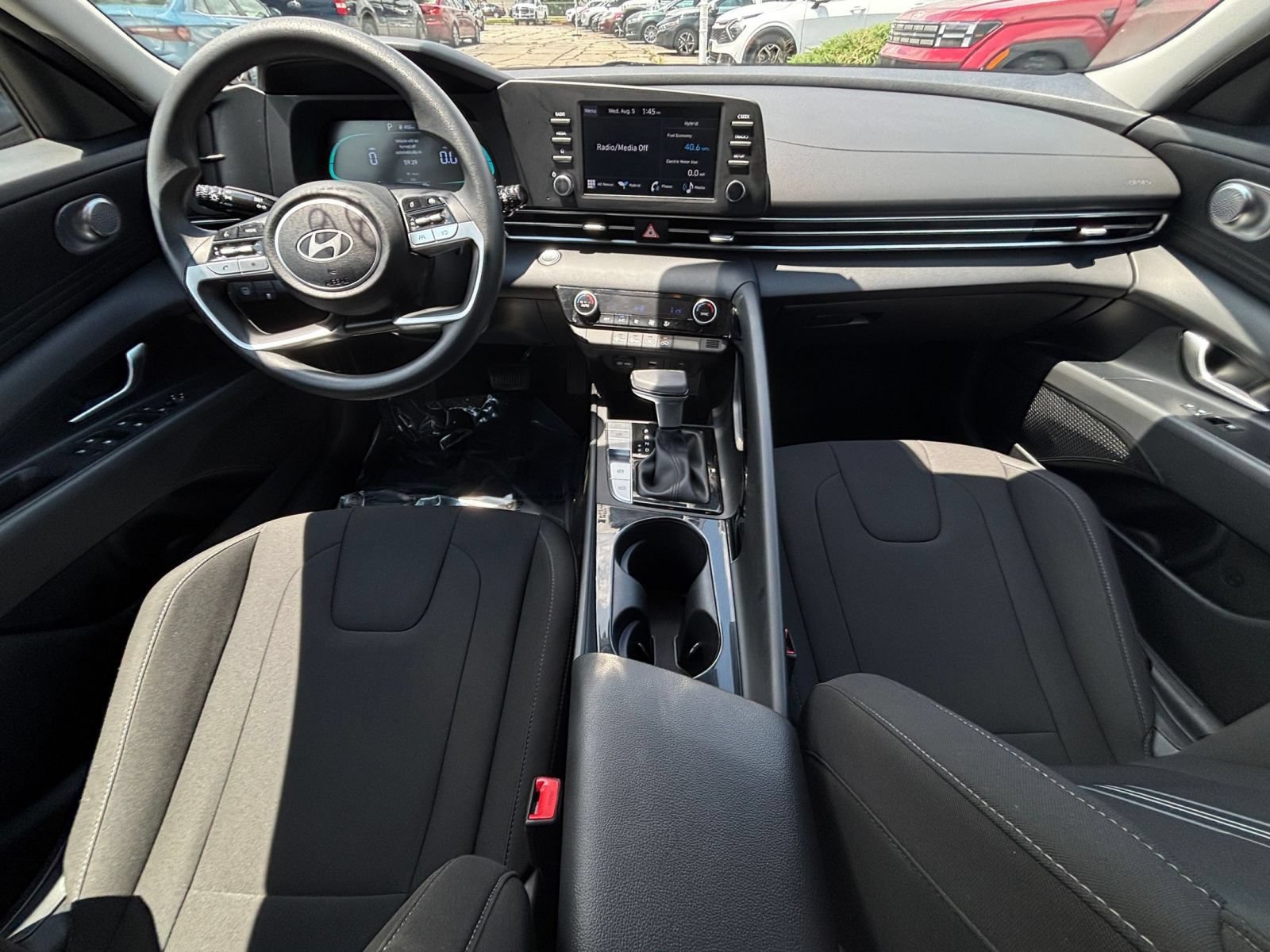 Used 2026 Hyundai Elantra Hybrid FWD image 32