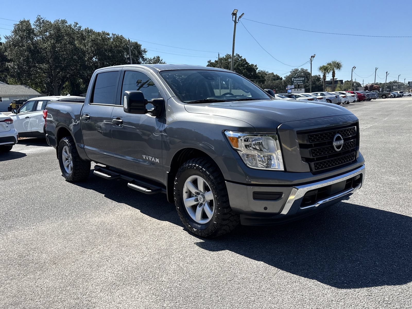 Used 2024 Nissan Titan SV w/ SV Convenience Package AWD/4WD image 7