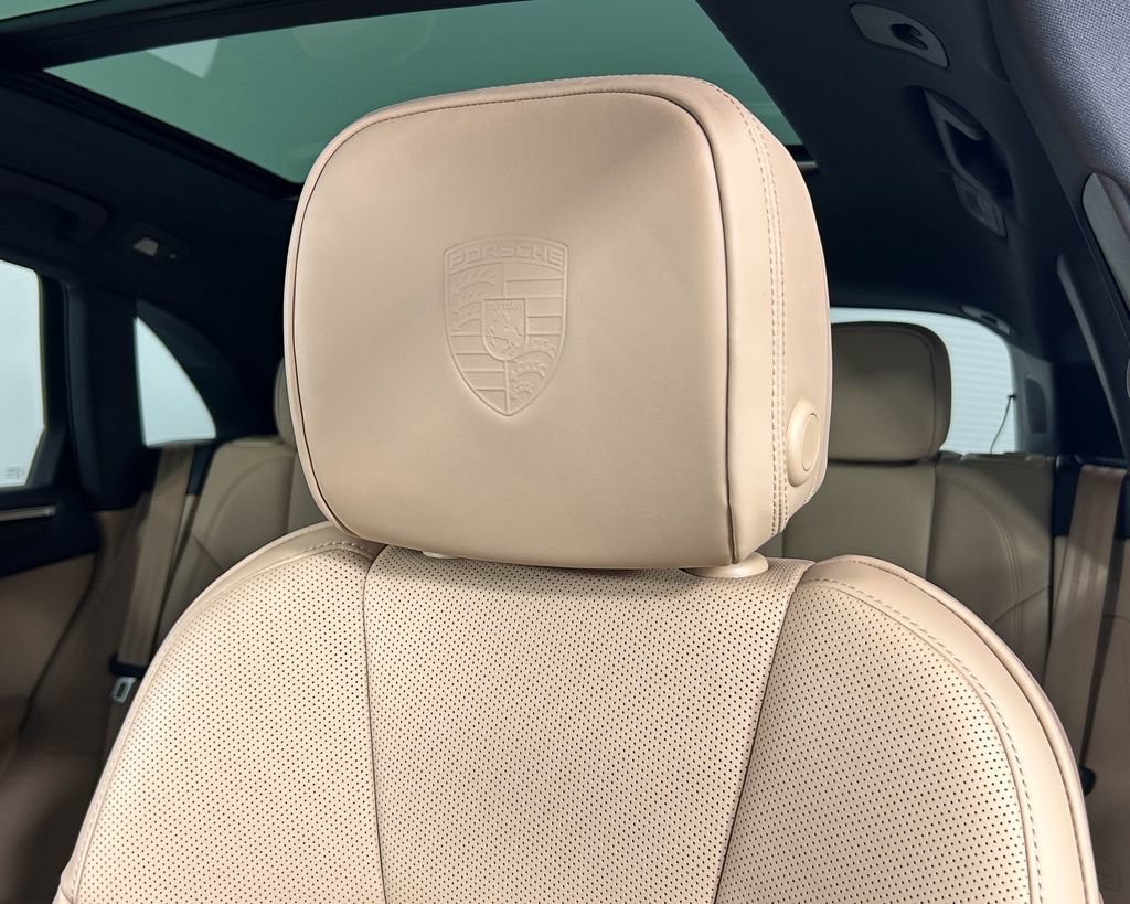New 2026 Porsche Macan AWD/4WD image 16