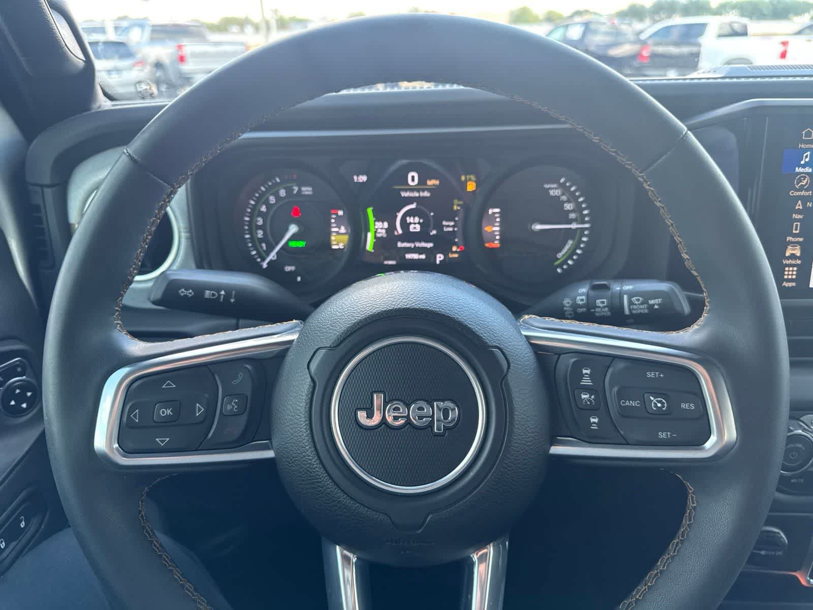 Used 2024 Jeep Wrangler Unlimited Sahara w/ Technology Group AWD/4WD image 16