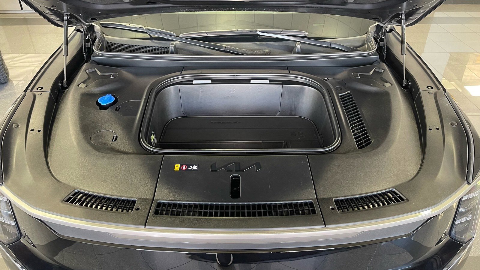 Used 2026 Kia EV9 Wind image 17
