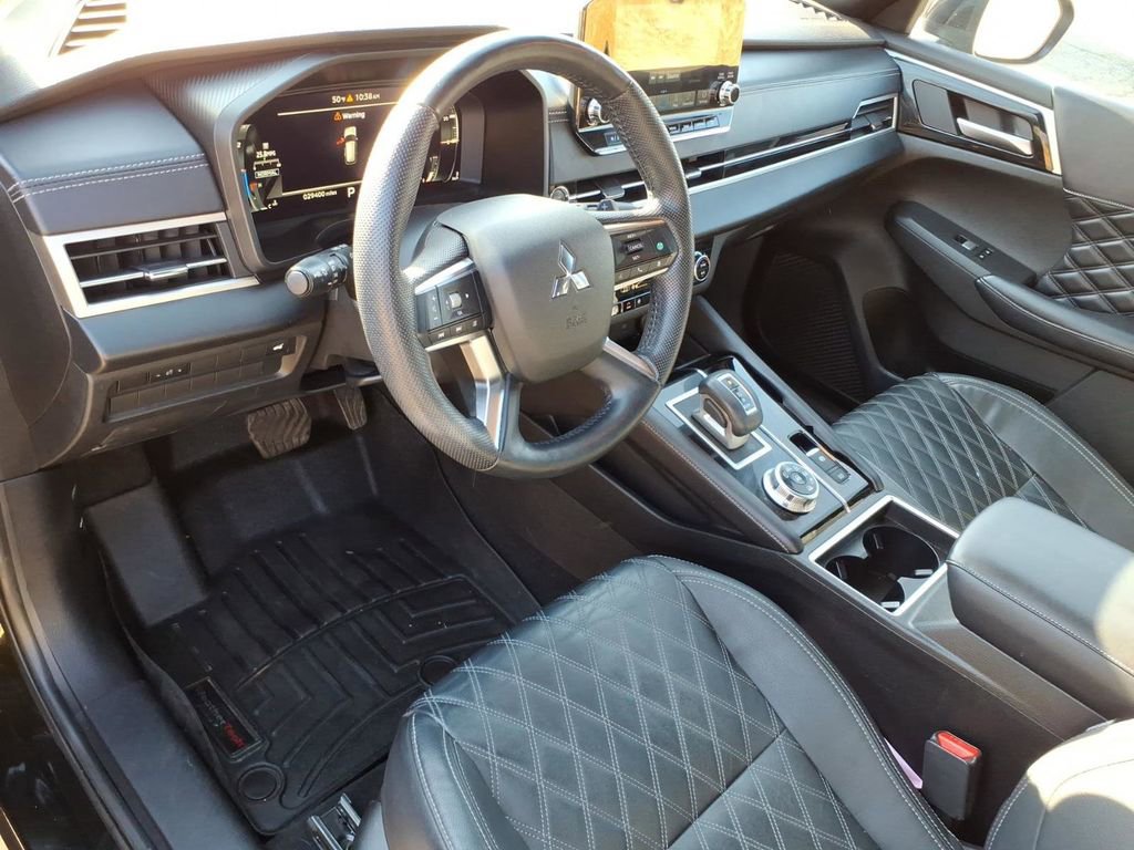 Used 2023 Mitsubishi Outlander SEL Black Edition image 12