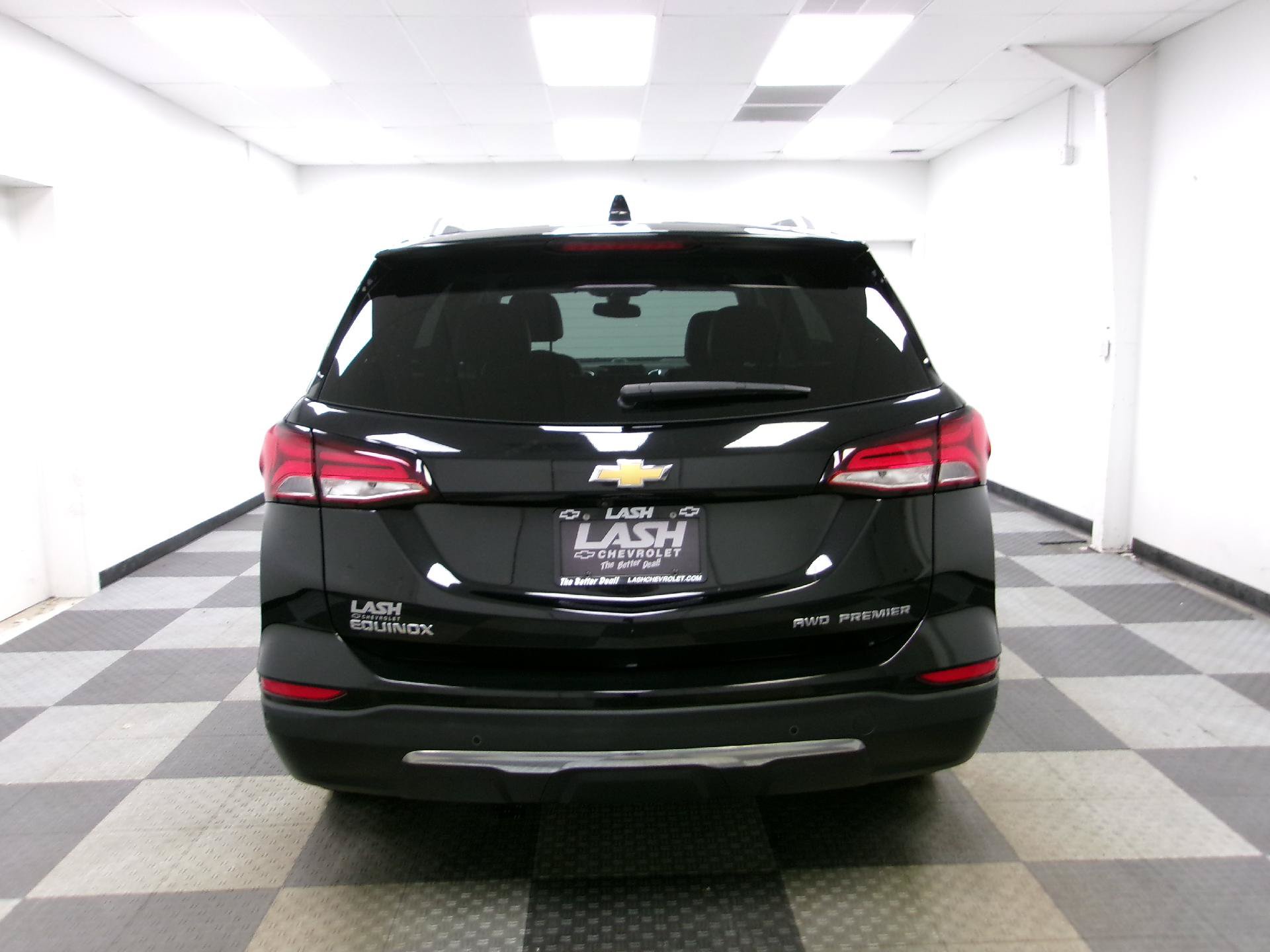 Used 2023 Chevrolet Equinox Premier w/ LPO, Floor Liner Package AWD/4WD image 12