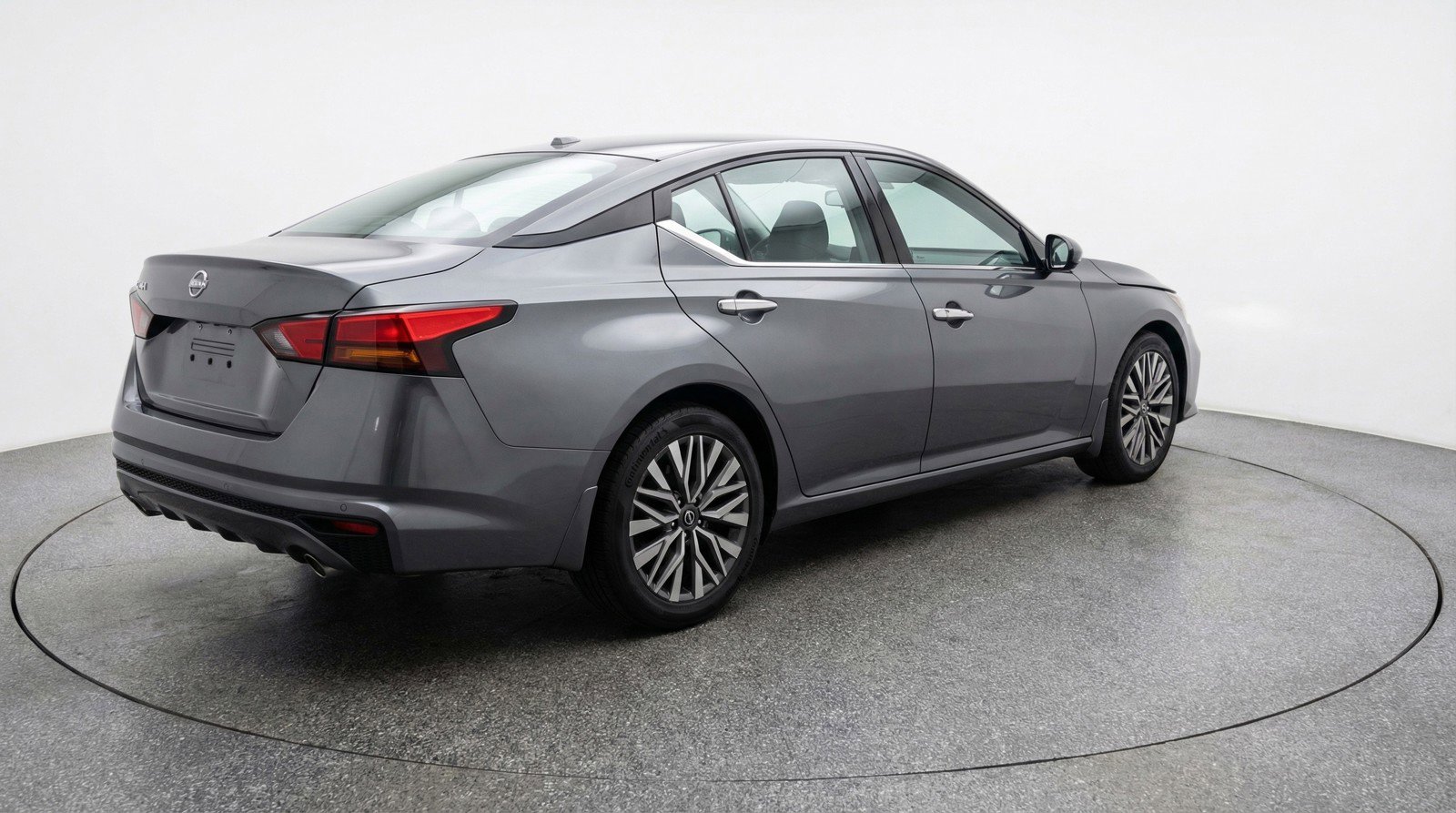 Used 2025 Nissan Altima 2.5 SV image 9
