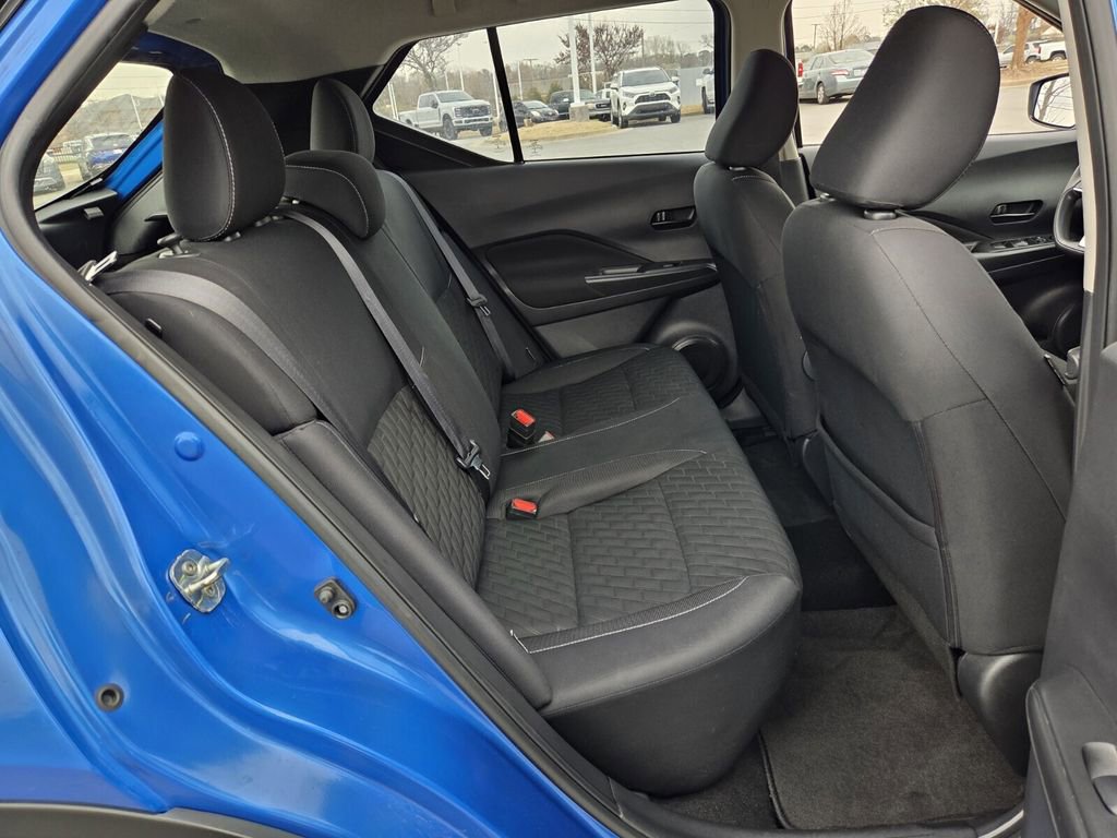 Used 2021 Nissan Kicks S image 11