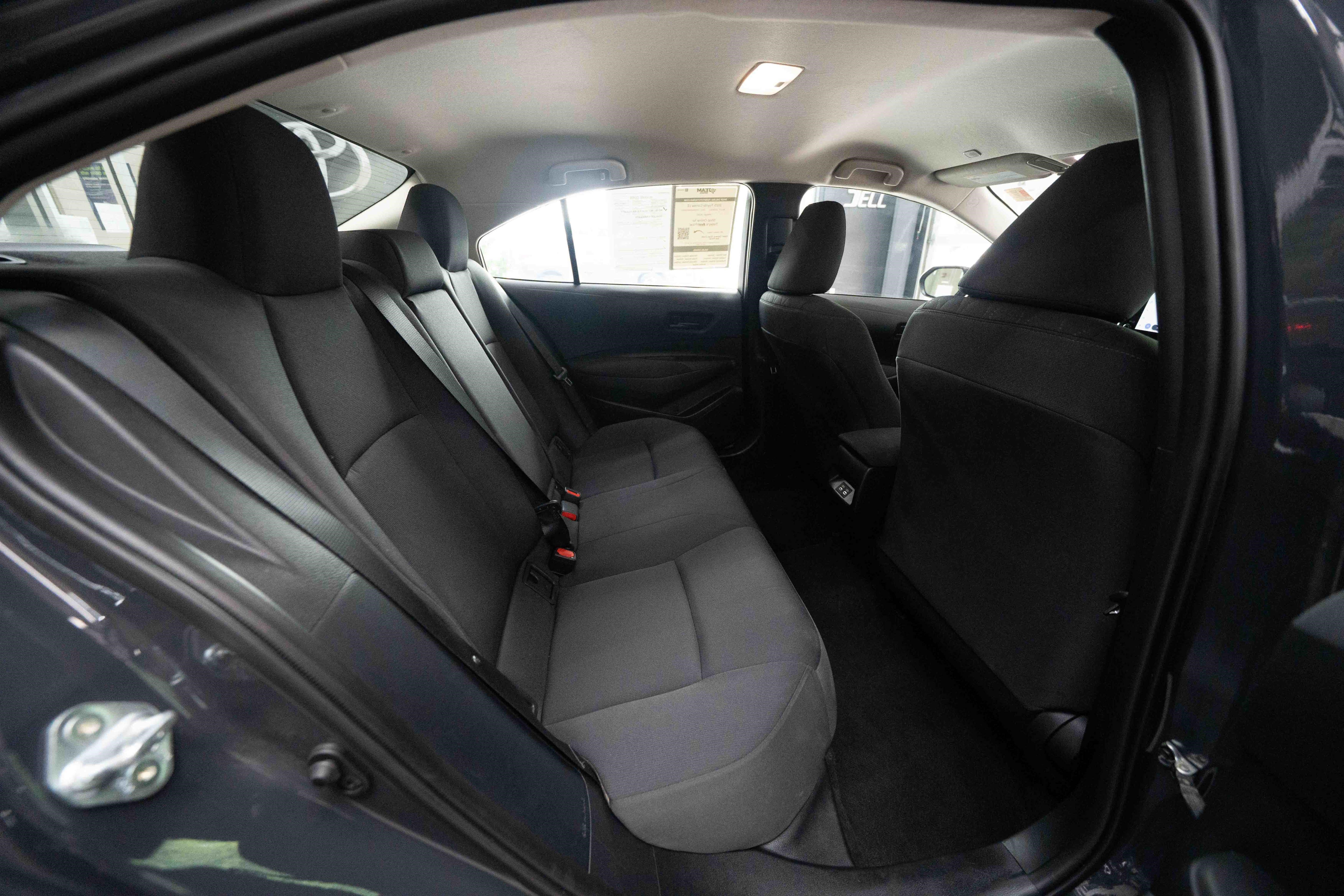 Used 2025 Toyota Corolla LE FWD image 24