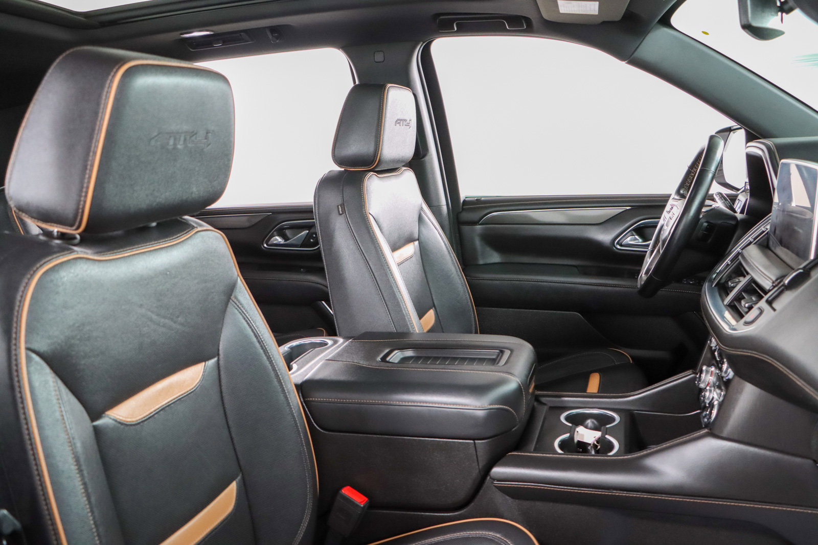 Used 2023 GMC Yukon XL AT4 image 31