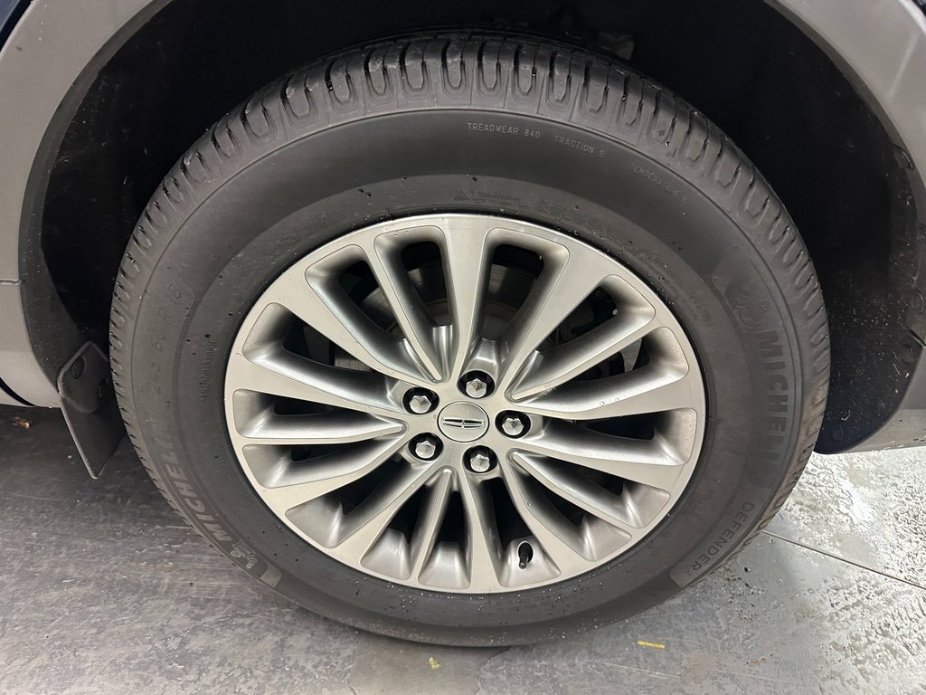Used 2017 Lincoln MKX Select w/ Select Plus Package image 35
