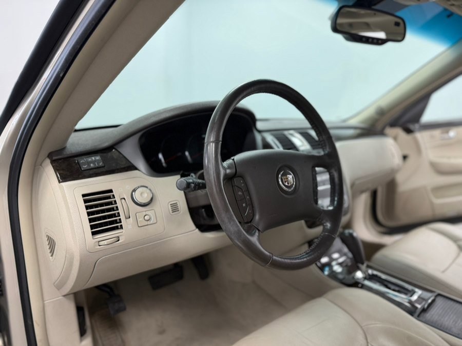 Used 2008 Cadillac DTS w/ Sun And Sound Package image 39